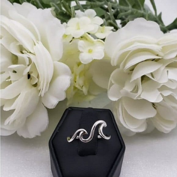 ♥️ THALASSOPHILE RING - Picture 2 of 4